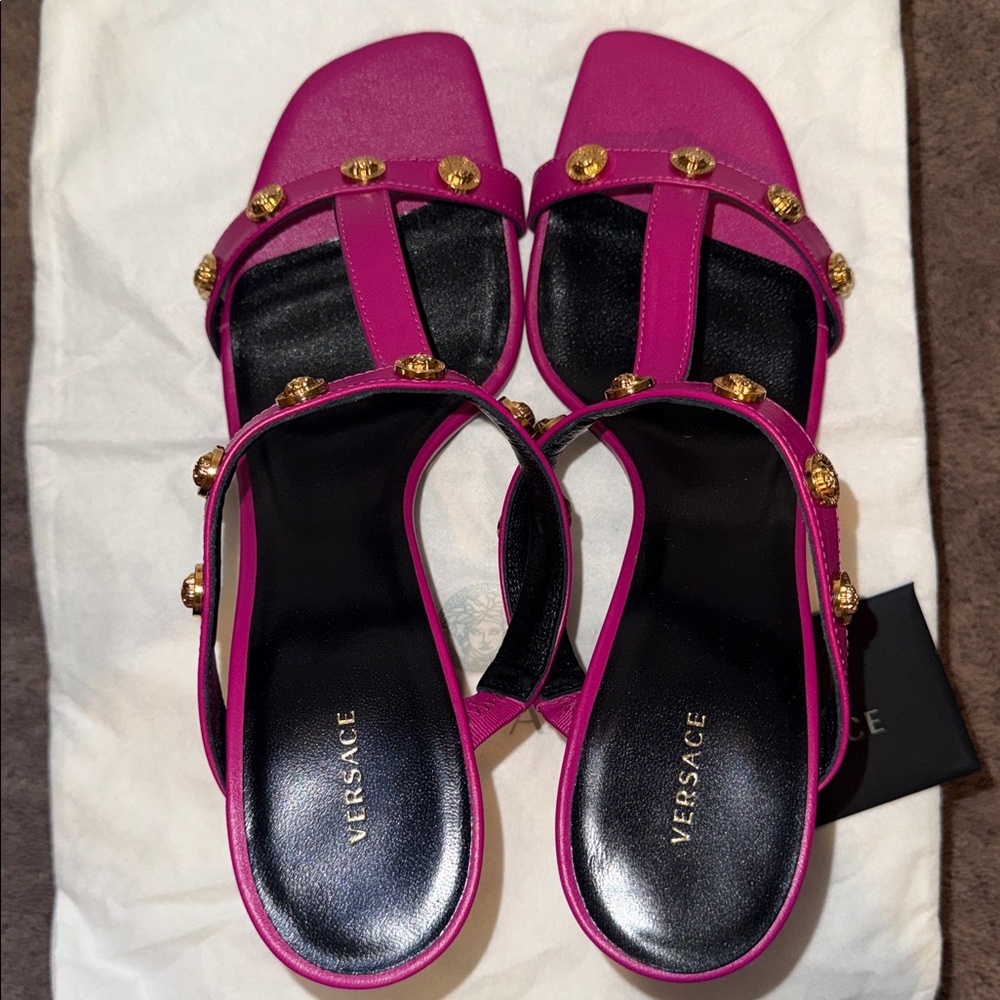 NEW Versace Fuchsia Medusa orchid 41 Vitello sandal heels - Picture 3 of 7